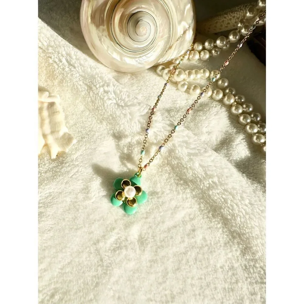 Mint green and gold town flower pendant necklace with faux pearl ￼￼